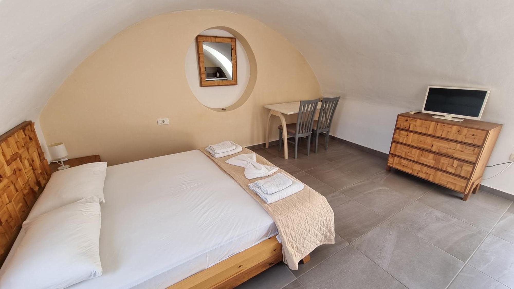 Leon Lux Apartments Периволос Екстериор снимка
