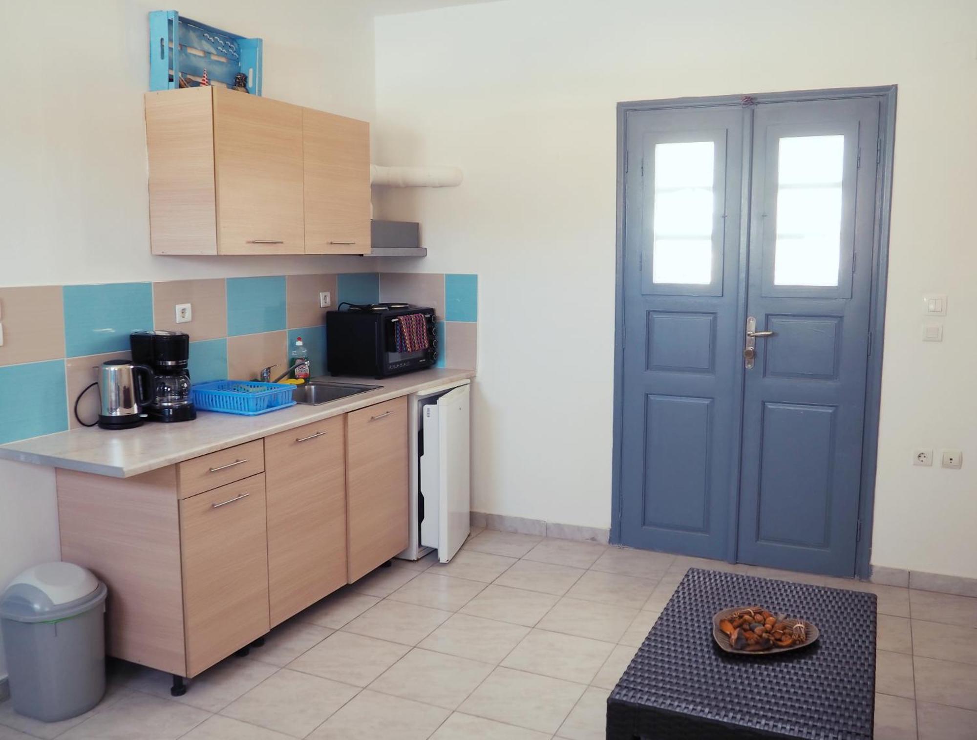 Leon Lux Apartments Периволос Екстериор снимка