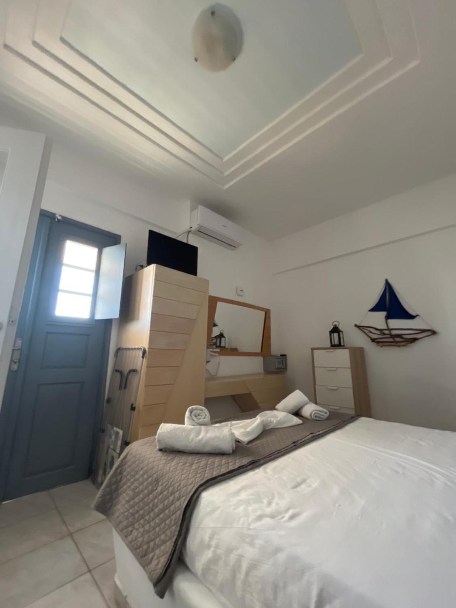 Leon Lux Apartments Периволос Екстериор снимка