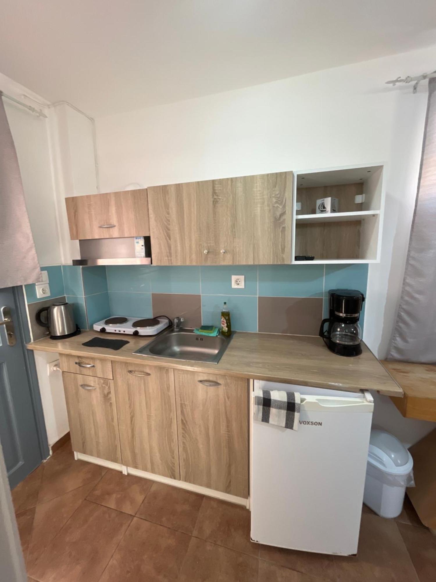 Leon Lux Apartments Периволос Екстериор снимка