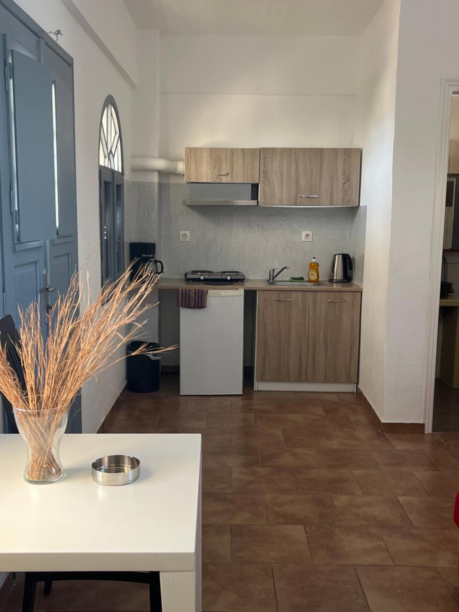 Leon Lux Apartments Периволос Екстериор снимка
