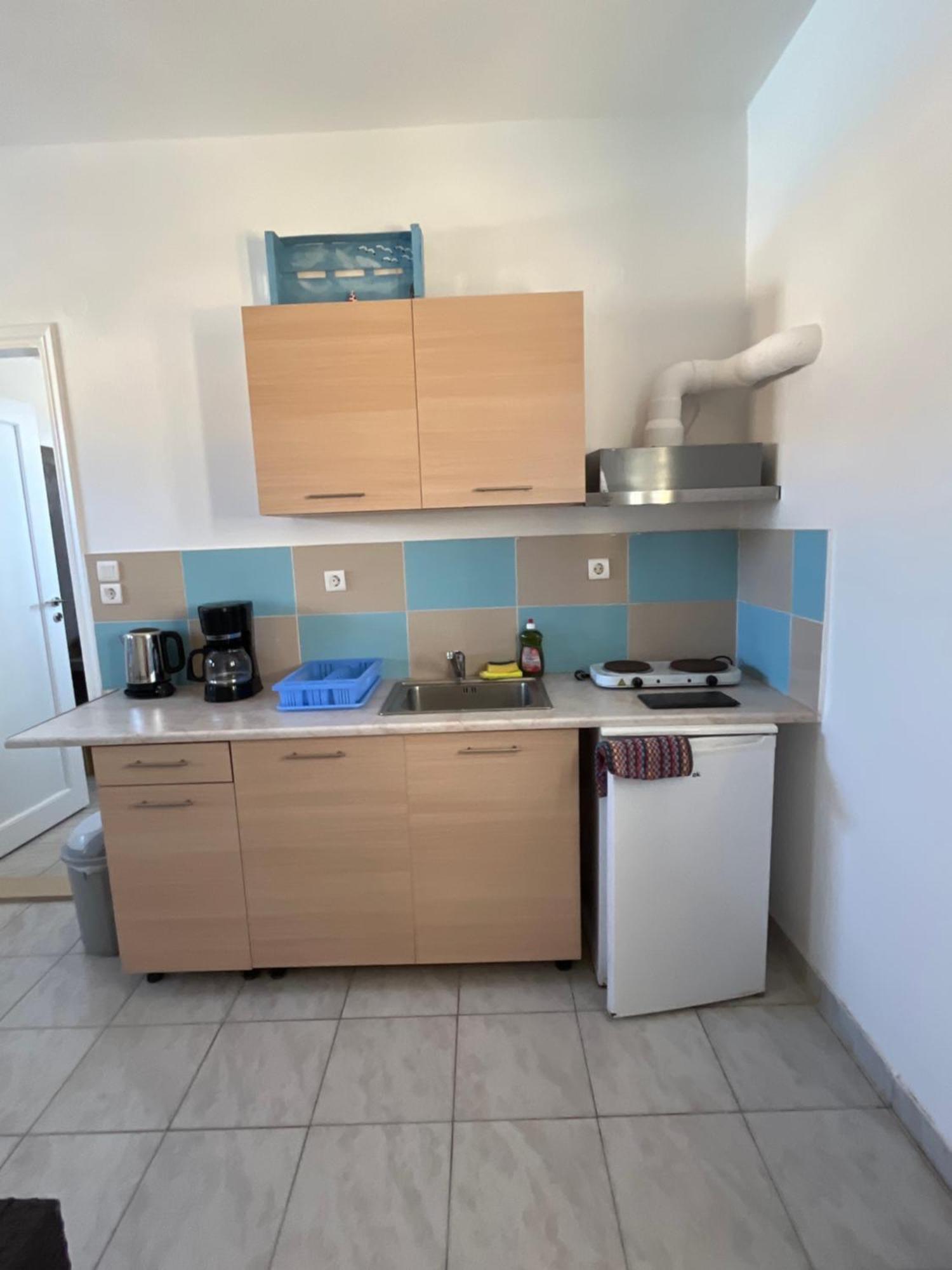 Leon Lux Apartments Периволос Екстериор снимка