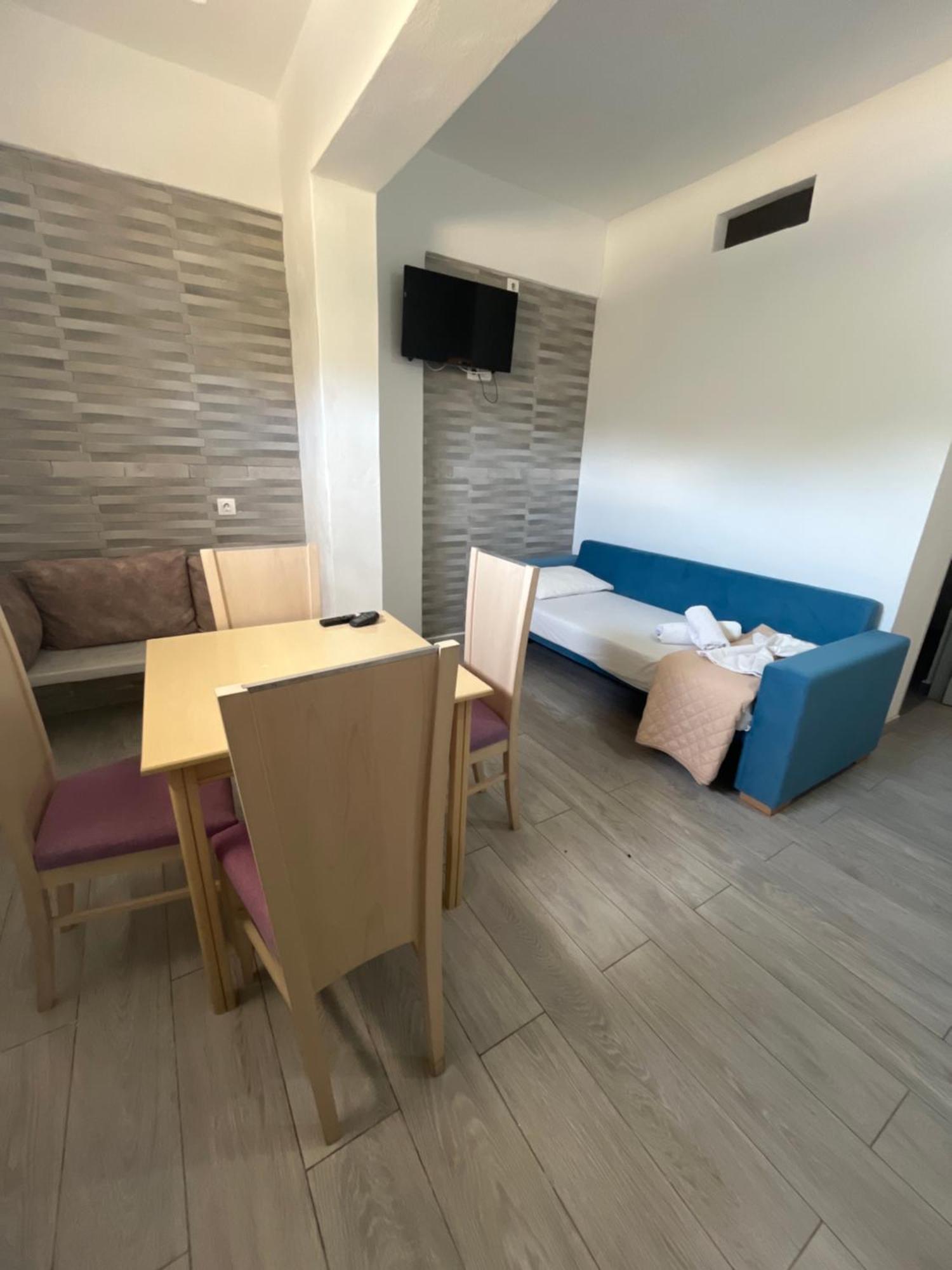 Leon Lux Apartments Периволос Екстериор снимка