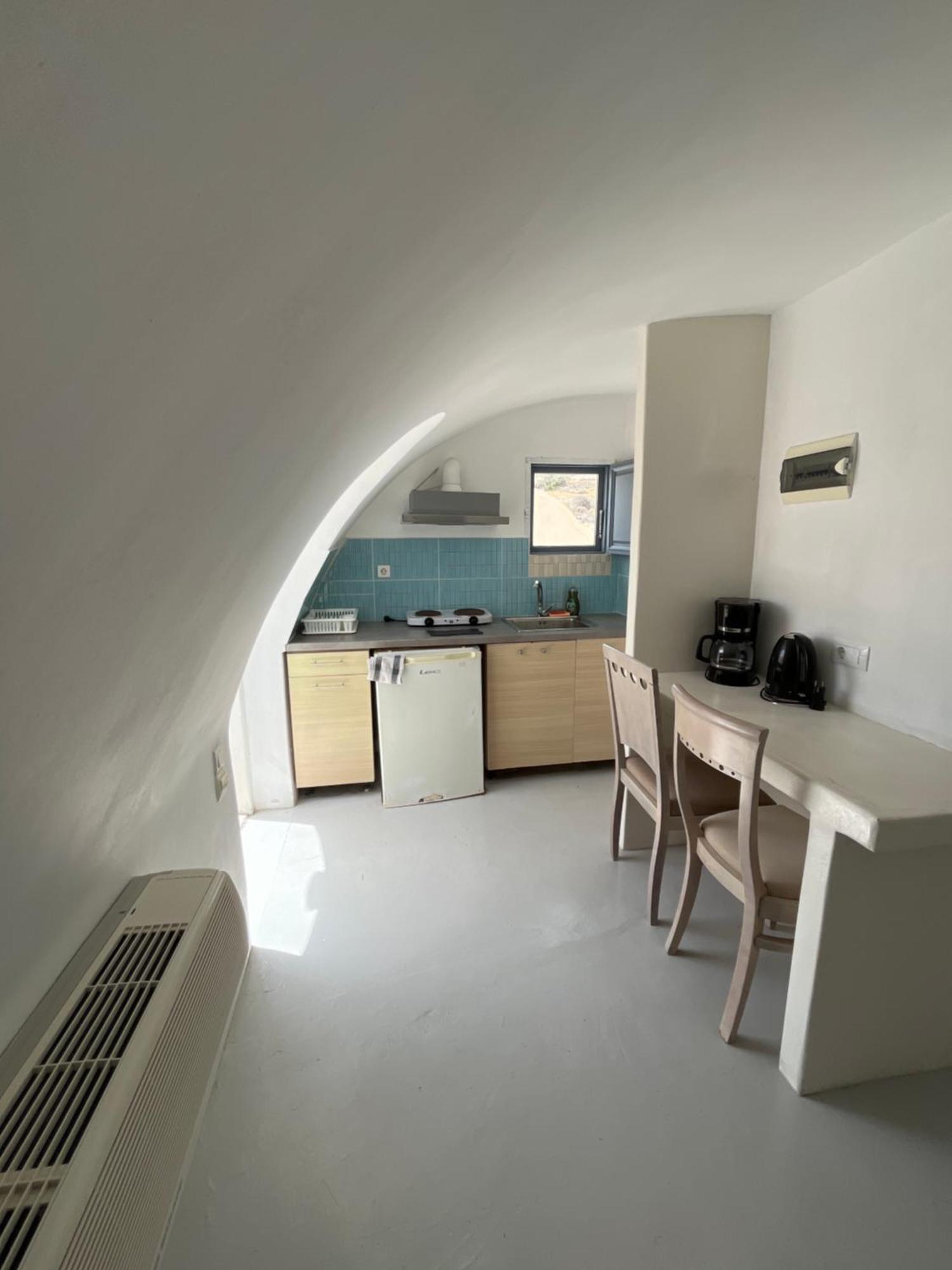 Leon Lux Apartments Периволос Екстериор снимка