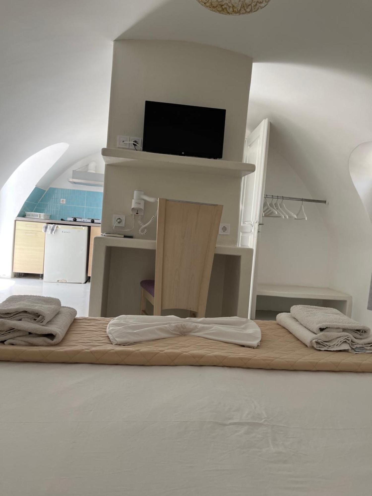 Leon Lux Apartments Периволос Екстериор снимка